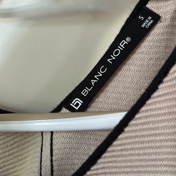 BLANC NOIR | Portola Beige Sweater with Black Accents - Picture 3 of 15